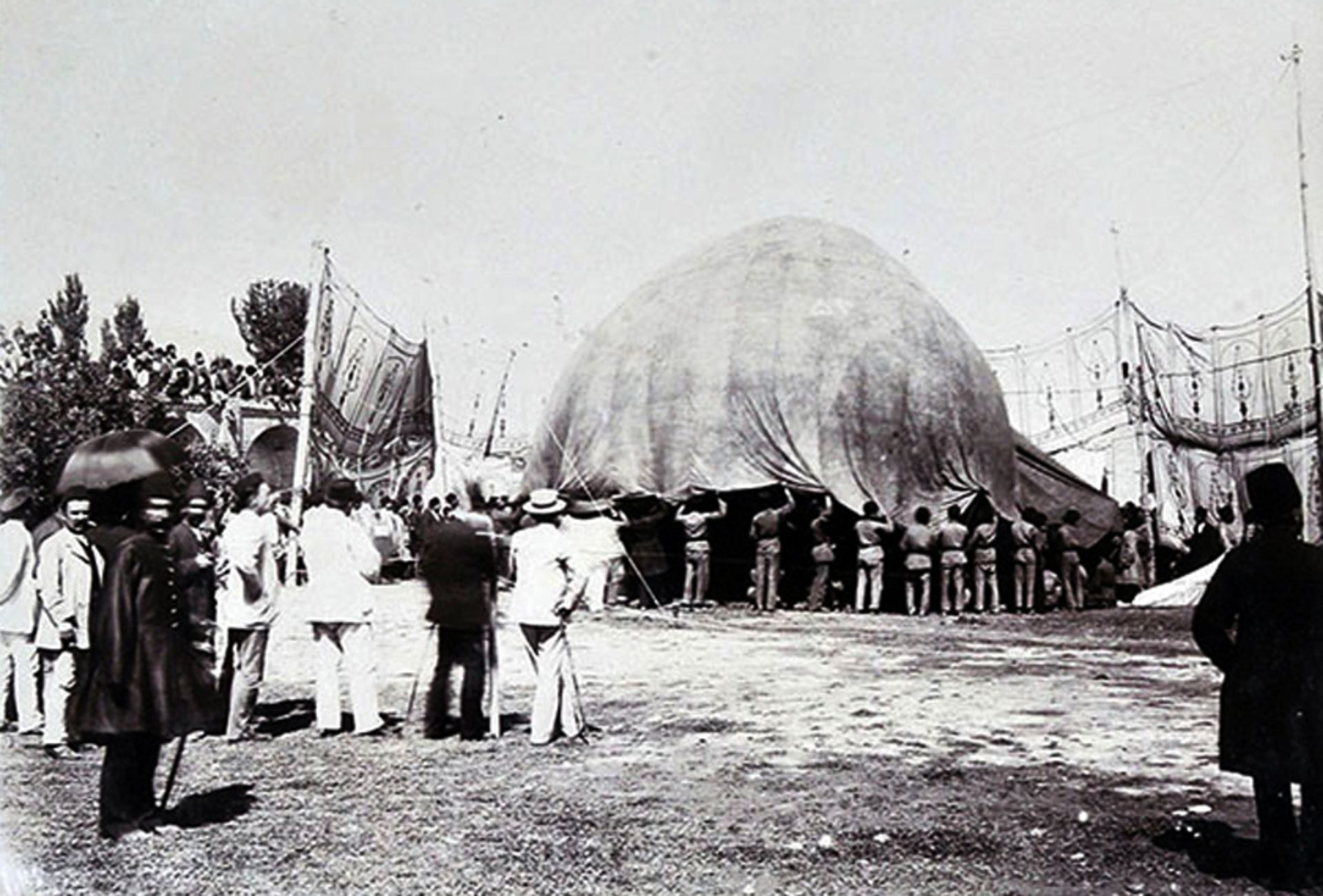 بالون سواری دوره قاجار