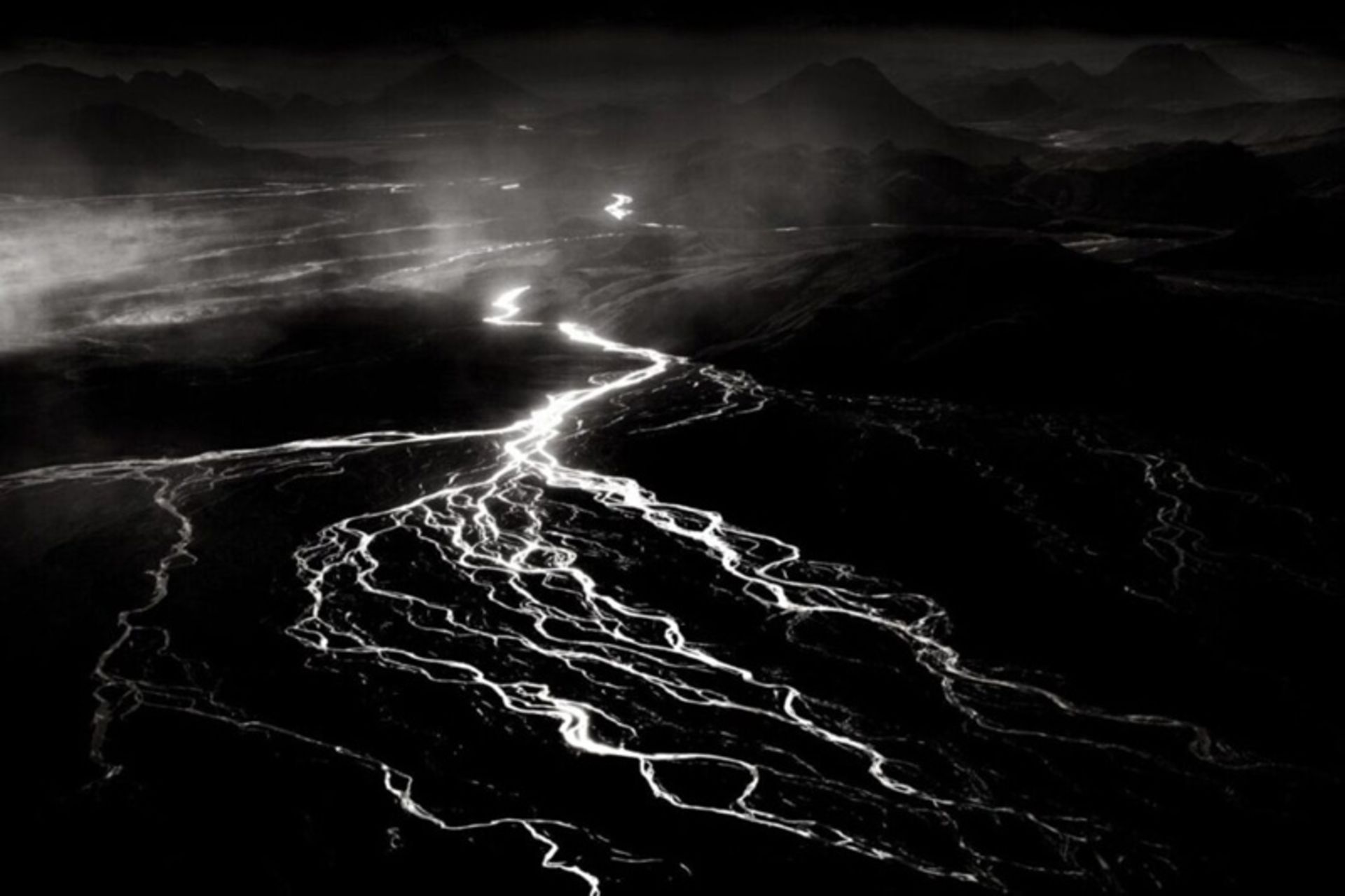 رودخانه‌ای در ارتفاعات ایسلند